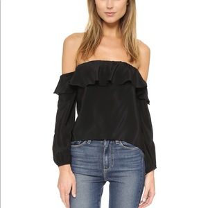 Amanda uprichard off the shoulder top